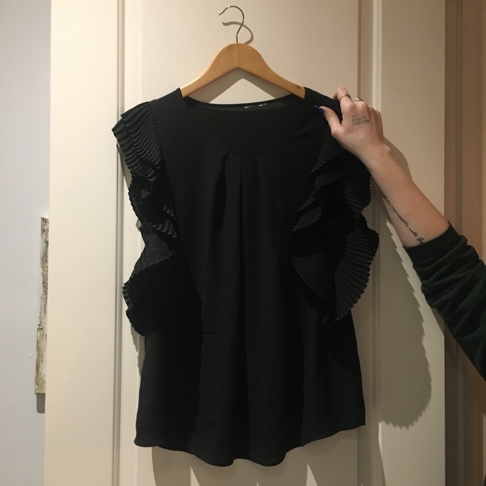 CHIFFON RUFFLE BLOUSE SIZE M